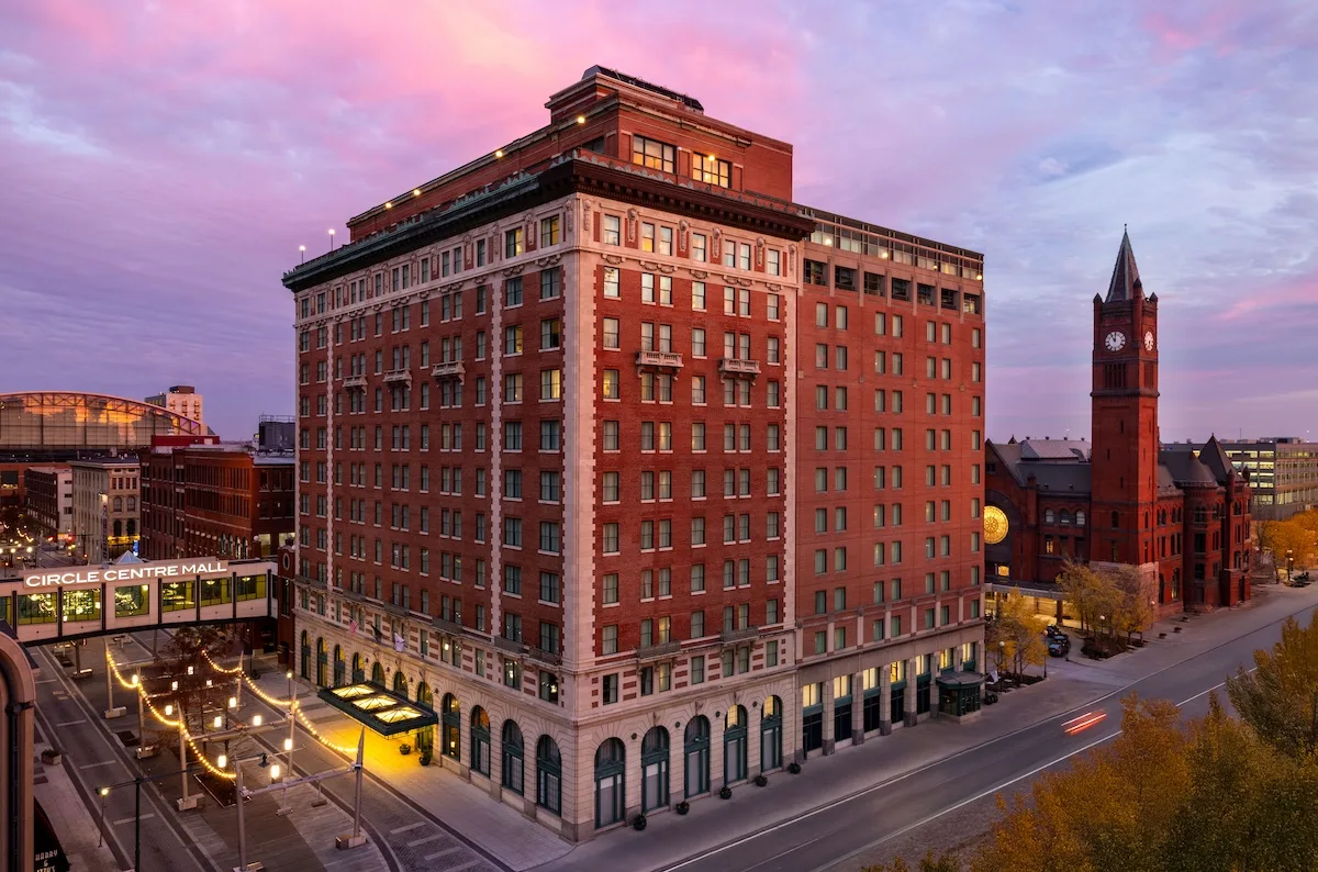 The Renovated Omni Severin Serves Cozy Indianapolis Charm For a Perfect Girls’ Weekend